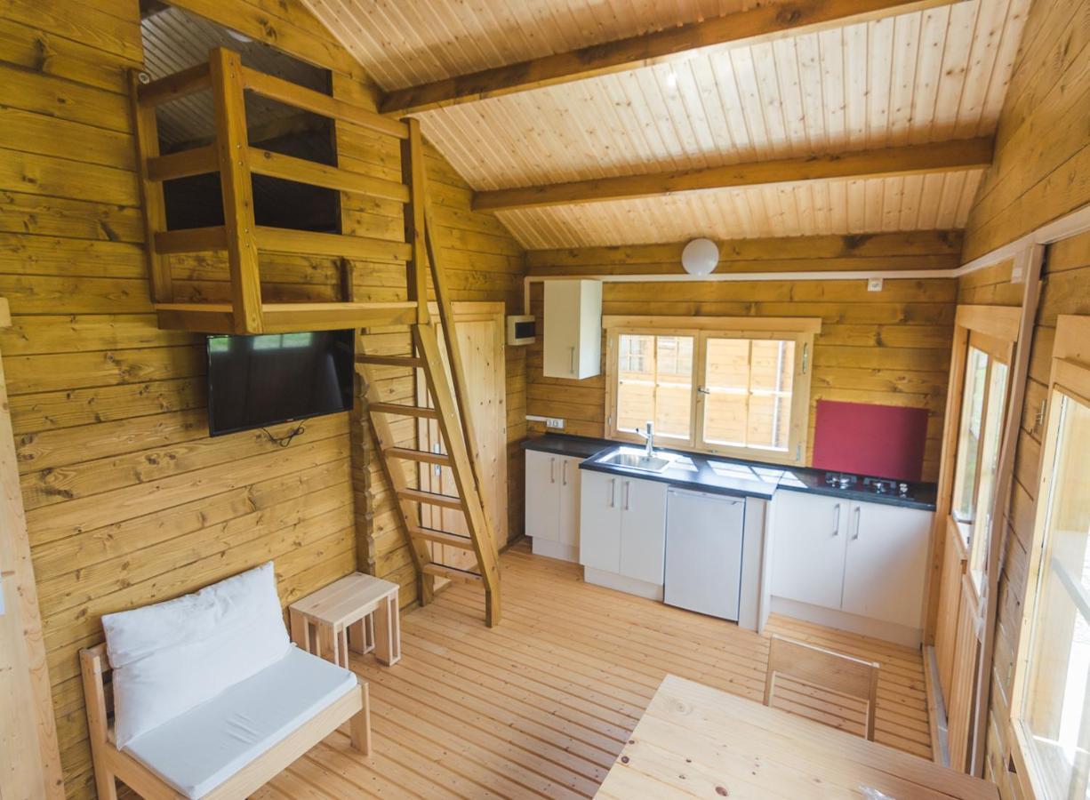 Albergue Restaurante De Artieda Eksteriør bilde