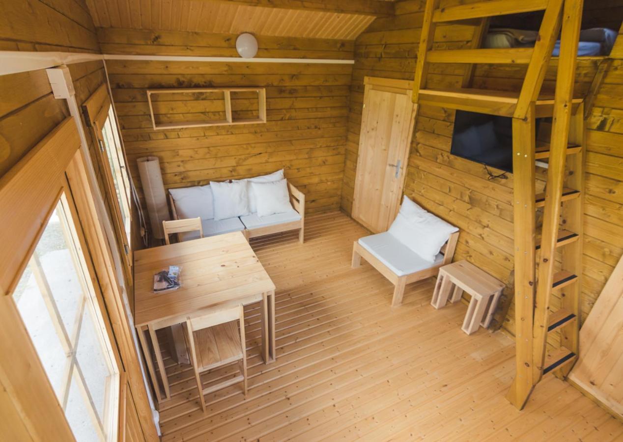 Albergue Restaurante De Artieda Eksteriør bilde