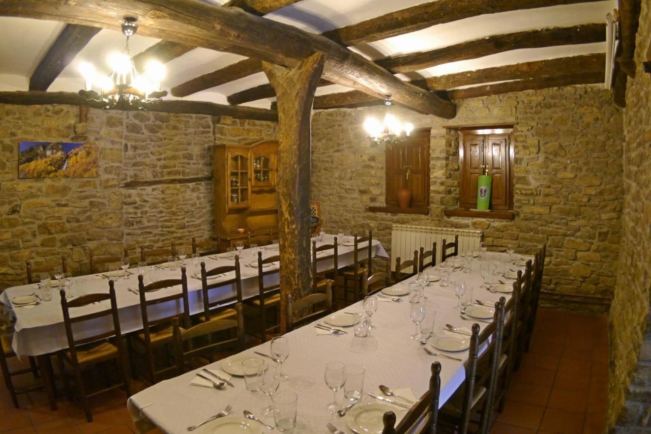 Albergue Restaurante De Artieda Eksteriør bilde