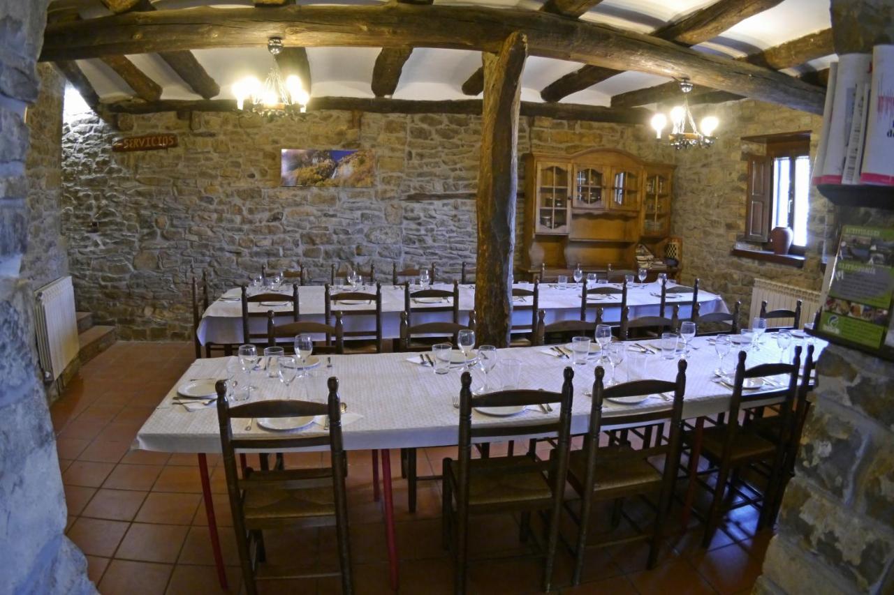 Albergue Restaurante De Artieda Eksteriør bilde