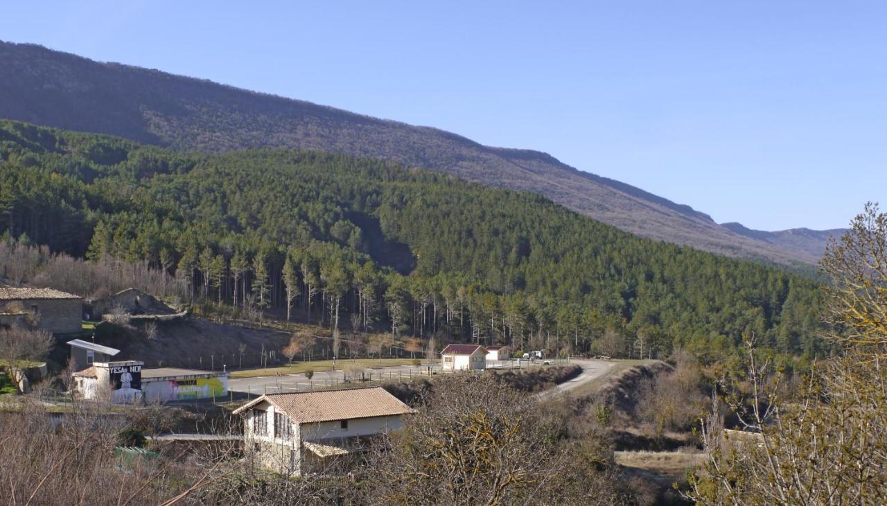 Albergue Restaurante De Artieda Eksteriør bilde
